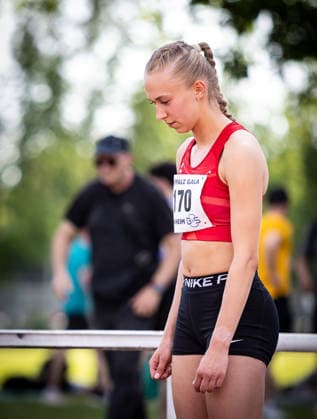 B&S Kurpfalz Gala; Weinheim, 23.05.2026 Fokussiert: Lisa Petri (GER TSV Kirchhain) am Start ihres 400m-Laufs bei den Frauen; B&S Kurpfalz Gala am 23.05.2026 im Sepp-Herberger-Stadion in Weinheim (Baden-Württemberg). Copyright: xBEAUTIFULxSPORTS R.xSchmittx