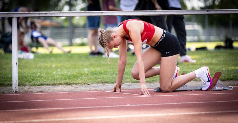 B&S Kurpfalz Gala; Weinheim, 23.05.2026 Fokussiert: Lisa Petri (GER TSV Kirchhain) am Start ihres 400m-Laufs bei den Frauen; B&S Kurpfalz Gala am 23.05.2026 im Sepp-Herberger-Stadion in Weinheim (Baden-Württemberg). Copyright: xBEAUTIFULxSPORTS R.xSchmittx