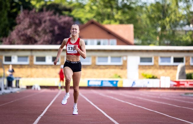 B&S Kurpfalz Gala; Weinheim, 23.05.2026 Lisa Petri (GER TSV Kirchhain) im 400m-Lauf der Frauen; B&S Kurpfalz Gala am 23.05.2026 im Sepp-Herberger-Stadion in Weinheim (Baden-Württemberg). Copyright: xBEAUTIFULxSPORTS R.xSchmittx