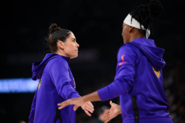 May 23, 2026, Las Vegas, Nevada, USA: KELSEY PLUM 10 of The Los Angels Sparks Dominance Plum was hyper-efficient, shooting 12 of 17 from the field (including 6 of 7 from three) to go with 9 assists and 4 rebounds. during WNBA, Basketball Damen, USA regular-season game at Michelob ULTRA Arena in Las Vegas. WNBA 2026: Los Angeles Sparks 101-95 Las Vegas Aces  - ZUMAo117 20260523_zsp_o117_016 Copyright: xMikaelxOnax