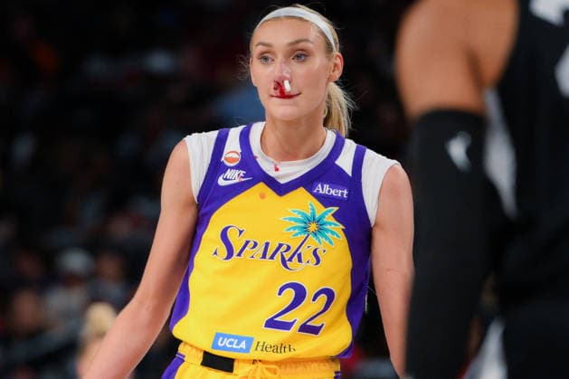 May 23, 2026, Las Vegas, Nevada, USA: CAMERON BRINK 22 of The Los Angels Sparks returned to play with nose plugs after taking a hard hit to the face during WNBA, Basketball Damen, USA regular-season game at Michelob ULTRA Arena in Las Vegas. WNBA 2026: Los Angeles Sparks 101-95 Las Vegas Aces  - ZUMAo117 20260523_zsp_o117_025 Copyright: xMikaelxOnax