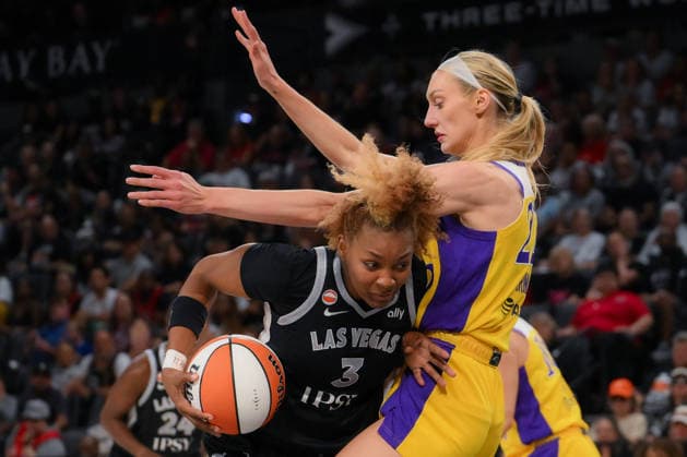 May 23, 2026, Las Vegas, Nevada, USA: CAMERON BRINK 22 of The Los Angels Sparks guarding Las Vegas aces player during WNBA, Basketball Damen, USA regular-season game at Michelob ULTRA Arena in Las Vegas. WNBA 2026: Los Angeles Sparks 101-95 Las Vegas Aces  - ZUMAo117 20260523_zsp_o117_026 Copyright: xMikaelxOnax