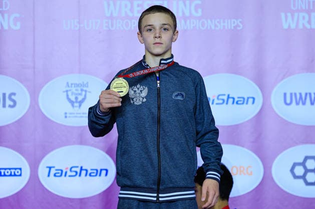 Ringen, U15 EM in Samokov U15 Wrestling European Championships Podium 44kg FS - Gold: Shamil Damurov (RUS)