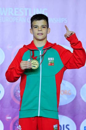 Ringen, U15 EM in Samokov U15 Wrestling European Championships Podium 41kg FS - Gold: Simeon Radoslavov Velikov (BUL)