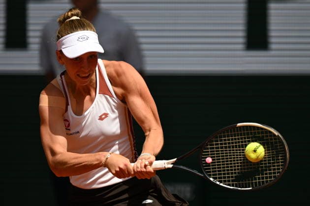 French Open (Roland Garros) - Day 1 PARIS, FRANCE - MAY 24: Sinja Kraus of Austria in action against Belinda Bencic of Switzerland (not seen) during a first-round women’s singles match on the first day of the French Open (Roland Garros) in Paris, France on May 24, 2026. Burak Akbulut Anadolu Paris France. Editorial use only. Please get in touch for any other usage.  Copyright: x2026xAnadoluxBurakxAkbulutx