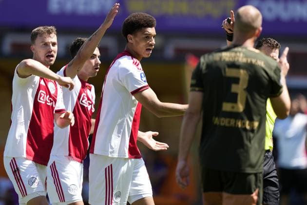 VOLENDAM , 24-05-2026 , Kras Stadium, season 2025 2026 , Play-offs for European football , Dutch Eredivisie Football . Match between Ajax and FC Utrecht , picture shows Ajax player Youri Regeer , Ajax player Aaron Bouwman , Ajax player Lucas Rosa claims hands Ajax - Utrecht (play off)  x203935310x Copyright: