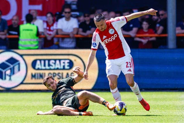2026-05-24 AFC Ajax v FC Utrecht - Dutch Eredivisie Play-Offs VOLENDAM, NETHERLANDS - MAY 24: Steven Berghuis of AFC Ajax battles for possession with Souffian El Karouani of FC Utrecht during the Dutch Eredivisie Play-Offs match between AFC Ajax and FC Utrecht at Kras Stadion on May 24, 2026 in Volendam, Netherlands. Volendam Kras Stadion Netherlands Content not available for redistribution in The Netherlands directly or indirectly through any third parties. Copyright: xBenxGalx