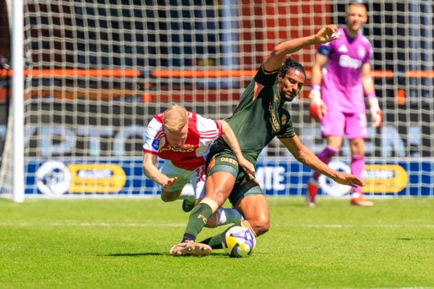2026-05-24 AFC Ajax v FC Utrecht - Dutch Eredivisie Play-Offs VOLENDAM, NETHERLANDS - MAY 24: Davey Klaassen of Ajax, Sebastien Haller of FC Utrecht during the Dutch Eredivisie Play-Offs match between AFC Ajax and FC Utrecht at Kras Stadion on May 24, 2026 in Volendam, Netherlands. Volendam Kras Stadion Netherlands Content not available for redistribution in The Netherlands directly or indirectly through any third parties. Copyright: xMarcelxvanxPlateringenx