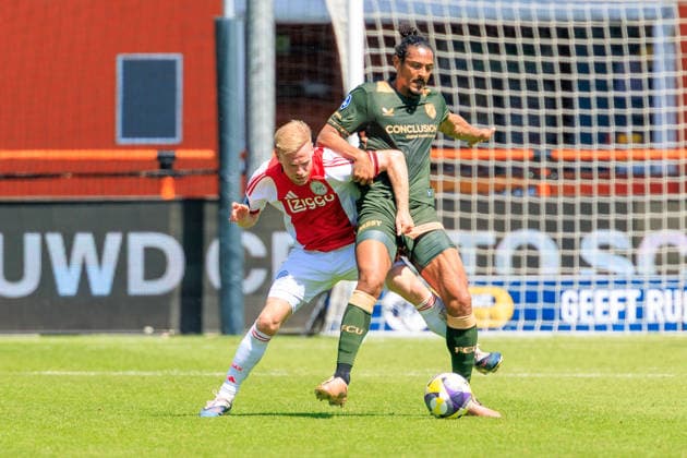 2026-05-24 AFC Ajax v FC Utrecht - Dutch Eredivisie Play-Offs VOLENDAM, NETHERLANDS - MAY 24: Davey Klaassen of Ajax, Sebastien Haller of FC Utrecht during the Dutch Eredivisie Play-Offs match between AFC Ajax and FC Utrecht at Kras Stadion on May 24, 2026 in Volendam, Netherlands. Volendam Kras Stadion Netherlands Content not available for redistribution in The Netherlands directly or indirectly through any third parties. Copyright: xMarcelxvanxPlateringenx