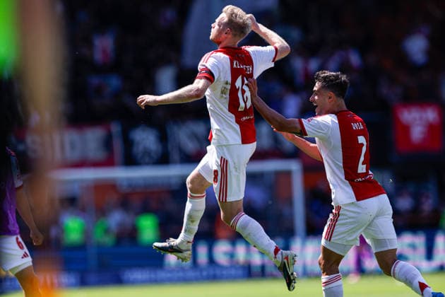 2026-05-24 AFC Ajax v FC Utrecht - Dutch Eredivisie Play-Offs VOLENDAM, NETHERLANDS - MAY 24: Davy Klaassen of AFC Ajax celebrates after scoring his teams first goal during the Dutch Eredivisie Play-Offs match between AFC Ajax and FC Utrecht at Kras Stadion on May 24, 2026 in Volendam, Netherlands. Volendam Kras Stadion Netherlands Content not available for redistribution in The Netherlands directly or indirectly through any third parties. Copyright: xBenxGalx