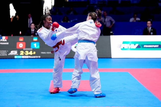 Deutschland: EKF Karate Europameisterschaft Seniors 2026 - Eissporthalle, Frankfurt: Das Female Kumite Team Deutschland (Bitsch, Hubrich, Kneer, Riedel, Schroeter) im Kampf um die Goldmedaille gegen das Team Frankreich (Arzumian, Ozserttas, Payrot, Pea, Sombe) Frankfurt am Main Eissporthalle Frankfurt Hessen Deutschland Copyright: xKjetilxWaberx