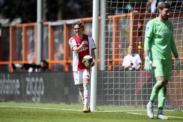 VOLENDAM , 24-05-2026 , Kras Stadium, season 2025 2026 , Play-offs for European football , Dutch Eredivisie Football . Match between Ajax and FC Utrecht , picture shows Ajax player Mika Godts scores the penalty Ajax - Utrecht (play off)  x203936973x Copyright: