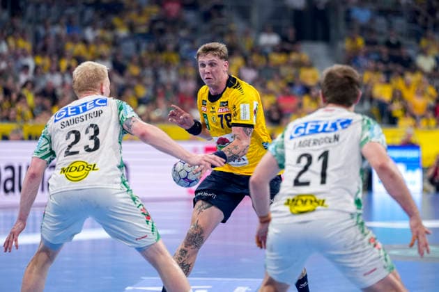 v.li.: Magnus Saugstrup (SCM, 23), Edwin Aspenbäck (RNL, 78), Albin Lagergren (SCM, 21), Zweikampf, Spielszene, Duell, duel, tackle, tackling, Dynamik, Action, Aktion, 24.05.2026, Mannheim (Deutschland), Handball, Bundesliga, Rhein-Neckar Löwen - SC Magdeburg