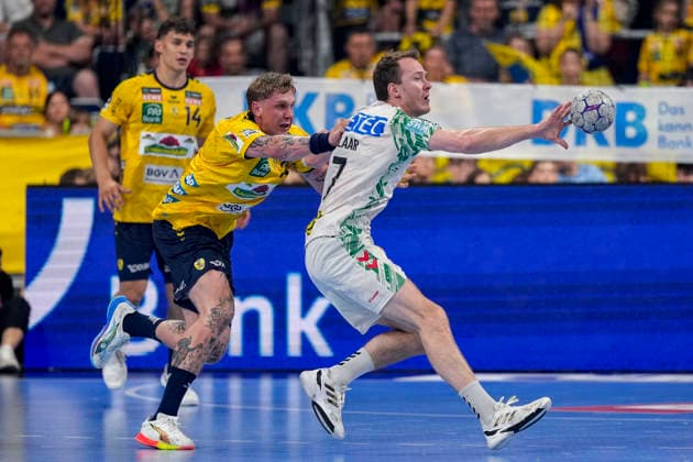 v.li.: Edwin Aspenbäck (RNL, 78), Felix Claar (SCM, 7), Zweikampf, Spielszene, Duell, duel, tackle, tackling, Dynamik, Action, Aktion, 24.05.2026, Mannheim (Deutschland), Handball, Bundesliga, Rhein-Neckar Löwen - SC Magdeburg