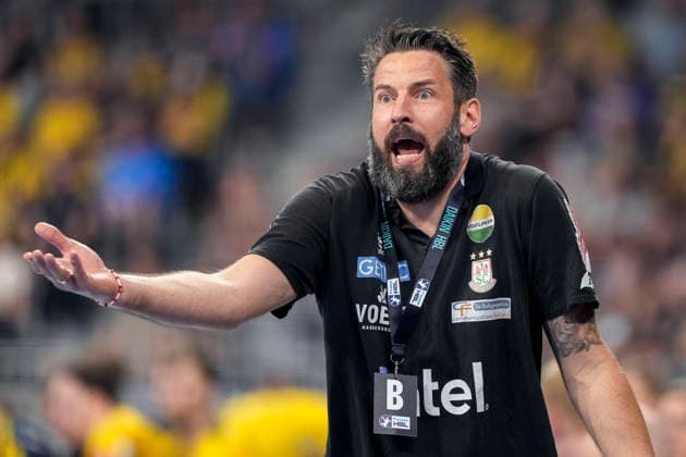 Bennet Wiegert (Trainer, Cheftrainer, SCM), gibt Anweisungen, gestikuliert, mit den Armen gestikulieren, Einzelbild, Einzelfoto, Aktion, Action, 24.05.2026, Mannheim (Deutschland), Handball, Bundesliga, Rhein-Neckar Löwen - SC Magdeburg