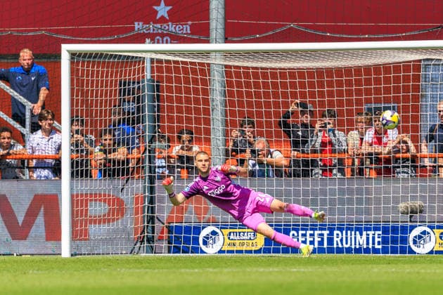 2026-05-24 AFC Ajax v FC Utrecht - Dutch Eredivisie Play-Offs VOLENDAM, NETHERLANDS - MAY 24: Goalkeeper Maarten Paes of Ajax during the Dutch Eredivisie Play-Offs match between AFC Ajax and FC Utrecht at Kras Stadion on May 24, 2026 in Volendam, Netherlands. Volendam Kras Stadion Netherlands Content not available for redistribution in The Netherlands directly or indirectly through any third parties. Copyright: xMarcelxvanxPlateringenx