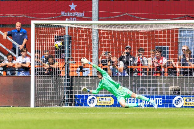 2026-05-24 AFC Ajax v FC Utrecht - Dutch Eredivisie Play-Offs VOLENDAM, NETHERLANDS - MAY 24: Goalkeeper Vasilis Barkas of FC Utrecht during the Dutch Eredivisie Play-Offs match between AFC Ajax and FC Utrecht at Kras Stadion on May 24, 2026 in Volendam, Netherlands. Volendam Kras Stadion Netherlands Content not available for redistribution in The Netherlands directly or indirectly through any third parties. Copyright: xMarcelxvanxPlateringenx