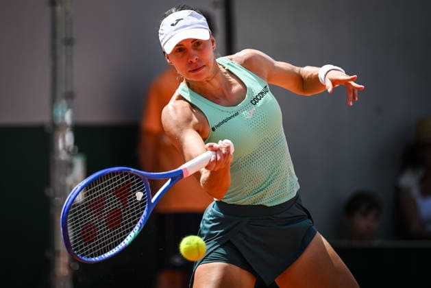 May 24, 2026, Paris, France, France: Magda LINETTE of Poland during the first day of the Roland-Garros 2026, French Open 2026, Grand Slam tennis tournament at Roland-Garros Stadium on May 24, 2026 in Paris, France. Roland Garros 2026 - Day 1  - ZUMAm308 20260524_zsp_m308_019 Copyright: xMatthieuxMirvillex