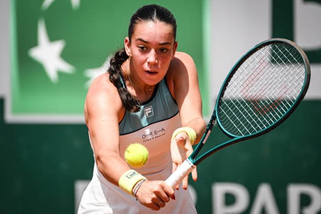 May 24, 2026, Paris, France, France: Tereza VALENTOVA of Czech Republic during the first day of the Roland-Garros 2026, French Open 2026, Grand Slam tennis tournament at Roland-Garros Stadium on May 24, 2026 in Paris, France. Roland Garros 2026 - Day 1  - ZUMAm308 20260524_zsp_m308_021 Copyright: xMatthieuxMirvillex