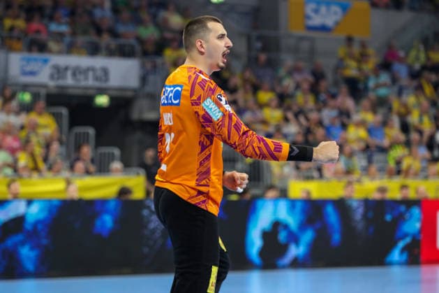 24.05.2026, xgox, Handball - Daikin HBL Rhein-Neckar Löwen - SC Magdeburg emspor, v.l. Matej Mandic (Magdeburg, 12) Jubelt ueber gehaltenen Ball, abgewehrt, gehalten, Torhueter Mannheim