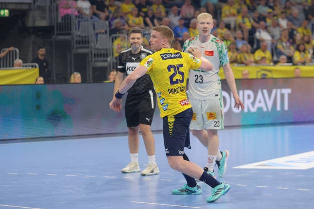 24.05.2026, xtgx, Handball, Daikin HBL, Rhein Neckar Löwen - SC Magdeburg v.l. Haukur Thrastarson (Rhein-Neckar Loewen, 25) wirft Tor, Torschuetze, erzielt Tor, Treffer, scores the goal Mannheim