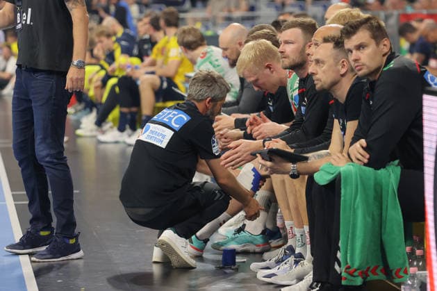 24.05.2026, xtgx, Handball, Daikin HBL, Rhein Neckar Löwen - SC Magdeburg v.l. Magnus Saugstrup (Magdeburg, 23) verletzt Mannheim