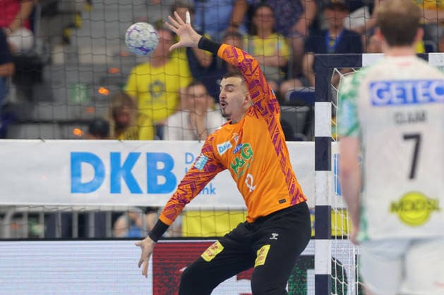 24.05.2026, xtgx, Handball, Daikin HBL, Rhein Neckar Löwen - SC Magdeburg v.l. Matej Mandic (Magdeburg, 12) Parade, haelt den Ball, faengt den Ball, pariert Mannheim