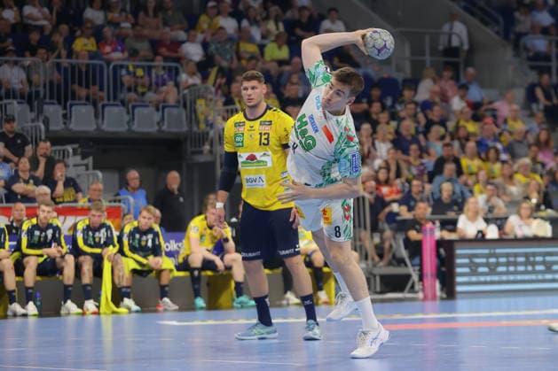 24.05.2026, xtgx, Handball, Daikin HBL, Rhein Neckar Löwen - SC Magdeburg v.l. Manuel Zehnder (Magdeburg, 8) wirft Tor, Torschuetze, erzielt Tor, Treffer, scores the goal Siebenmeter Mannheim