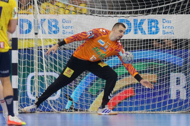 24.05.2026, xtgx, Handball, Daikin HBL, Rhein Neckar Löwen - SC Magdeburg v.l. Matej Mandic (Magdeburg, 12) Parade, haelt den Ball, faengt den Ball, pariert Mannheim