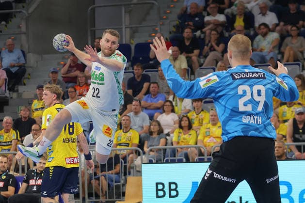 24.05.2026, xtgx, Handball, Daikin HBL, Rhein Neckar Löwen - SC Magdeburg v.l. Lukas Mertens (Magdeburg, 22) wirft Tor, Torschuetze, erzielt Tor, Treffer, scores the goal Mannheim