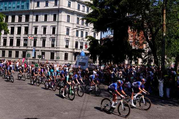 The pack rides in Milan during Stage 15 of the Giro d™Italia, from Voghera to Milano, Italy, Sunday, May 24, 2026.  Copyright: xFabioxFerrarix xLaPressex