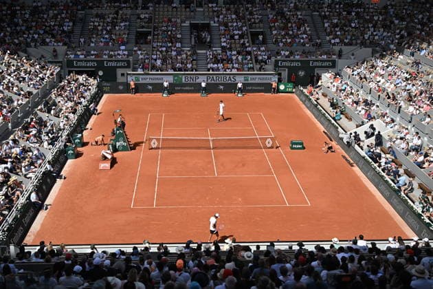 French Open (Roland Garros) - Day 1 PARIS, FRANCE - MAY 24: A general view of match between Alexander Zverev of Germany and Benjamin Bonzi of France during a first-round men s singles match on the first day of the French Open (Roland Garros) in Paris, France on May 24, 2026. Burak Akbulut Anadolu Paris France. Editorial use only. Please get in touch for any other usage.  Copyright: x2026xAnadoluxBurakxAkbulutx