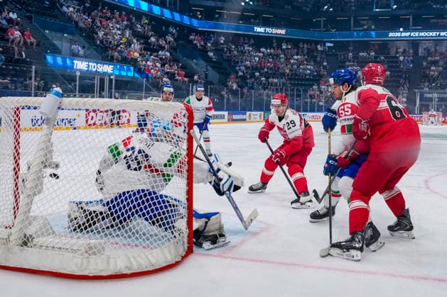 FRIBOURG, SWITZERLAND - MAY 24: Mikkel Aagaard of Denmark C) scores against goalkeeper Davide Fadani of Italy during the 2026 IIHF Ice hockey, Eishockey World Championship, WM, Weltmeisterschaft Switzerland game between Denmark and Italy at BCF Arena on May 24, 2026 in Fribourg, Fribourg. Fribourg BCF Arena Fribourg Switzerland Copyright: xJustPictures.ch JarixPestelaccix jp-en-EuSpIm-JP6_JAR_Denmark_Italy_24May2026_00008