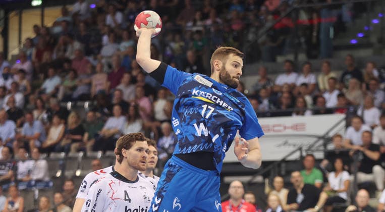Stuttgart , Handball Daikin Bundesliga TVB Stuttgart vs. SG Flensburg-Handewitt , Samuel Röthlisberg ( TVB )