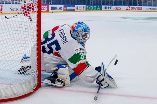 FRIBOURG, SWITZERLAND - MAY 24: goalkeeper Davide Fadani of Italy saves during the 2026 IIHF Ice hockey, Eishockey World Championship, WM, Weltmeisterschaft Switzerland game between Denmark and Italy at BCF Arena on May 24, 2026 in Fribourg, Fribourg. Fribourg BCF Arena Fribourg Switzerland Copyright: xJustPictures.ch JarixPestelaccix jp-en-EuSpIm-JP6_JAR_Denmark_Italy_24May2026_00027