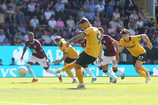 Adam Armstrong of Wolves scores their sides first goal Burnley v Wolverhampton Wanderers, Premier League, Football, Turf Moor, Burnley, UK - 24 May 2026Burnley Turf Moor United Kingdom EDITORIAL USE ONLY No use with unauthorised audio, video, data, fixture lists, club league logos or live services. Online in-match use limited to 120 images, no video emulation. No use in betting, games or single club league player publications.  Copyright: xPhilxOldham Shutterstockx 16889832d