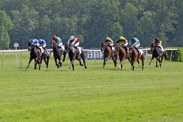 24.05.2026, Hoppegarten, Brandenburg, GER - Gua Lipa (links) mit Andrea Ricupa gewinnt das Diana-Trial. Galopprennbahn Hoppegarten. () 260524D703HOPPEGARTEN.JPG
