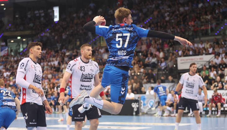 Stuttgart , Handball Daikin Bundesliga TVB Stuttgart vs. SG Flensburg-Handewitt , Jakob Nigg ( TVB )