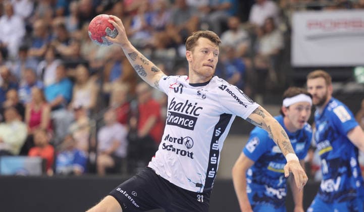 Stuttgart , Handball Daikin Bundesliga TVB Stuttgart vs. SG Flensburg-Handewitt , Emil Jakobsen ( Flensburg )