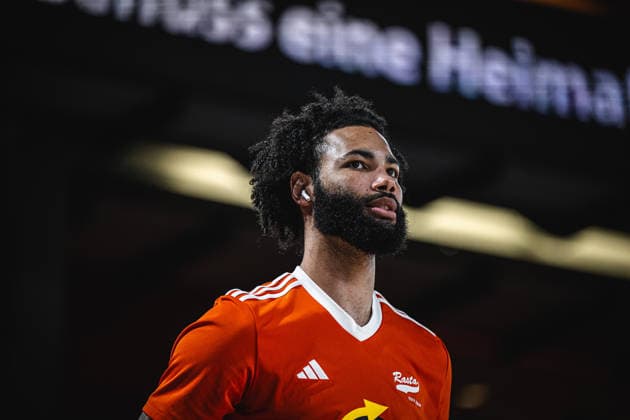 1. Basketball Bundesliga, easyCredit BBL, Saison 2025 2026, Herren, Playoffs, Viertelfinale, Spiel 4, 24.05.2026, RASTA Vechta - ALBA Berlin Tevin Brown ( 10 - RASTA Vechta) vor der Partie Vechta RASTA Dome Niedersachsen Deutschland