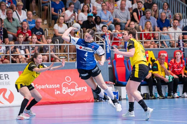 HSG Blomberg-Lippe (GER) vs. Borussia Dortmund (GER) Handball, 1. Handball Bundesliga Frauen, Finale, Spiel 2, 24.5.2026, Saision 2025 2026, Blomberg Andrea Jacobsen (HSG Blomberg-Lippe, 04) im Torwurf Blomberg Sporthalle an der Ulmenallee Deutschland