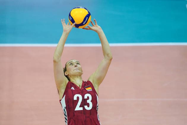 Sport Bilder des Tages 2026-05-24 Netherlands v Germany - Four Nations Cup APELDOORN, NETHERLANDS - MAY 24: Sarah Straube of Germany during the Four Nations Cup match between Netherlands and Germany at Omnisport on May 24, 2026 in Apeldoorn, Netherlands. Apeldoorn Omnisport Netherlands Content not available for redistribution in The Netherlands directly or indirectly through any third parties. Copyright: xAndrexWeeningx