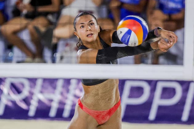 (260524) -- LAGUNA PROVINCE, May 24, 2026 -- Alaina Chacon of the United States competes during the women s final match between Monika Paulikiene Aine Raupelyte of Lithuania and Madelyne Anderson Alaina Chacon of the United States at the Volleyball World Beach Pro Tour Challenge in Laguna Province, the Philippines, May 24, 2026. ) (SP)PHILIPPINES-LAGUNA PROVINCE-VOLLEYBALL WORLD BEACH PRO TOUR CHALLENGE ROUELLExUMALI 