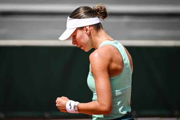 May 24, 2026, Paris, France, France: Magda LINETTE of Poland celebrates his point during the first day of the Roland-Garros 2026, French Open 2026, Grand Slam tennis tournament at Roland-Garros Stadium on May 24, 2026 in Paris, France. Paris France - ZUMAm308 20260524_zsp_m308_017 Copyright: xMatthieuxMirvillex