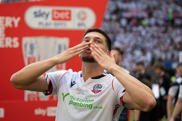 Xavier Simons blowing kisses to the fans after, Bolton Wanderers vs Stockport County at Wembley Stadium in London, United Kingdom (Photo by Elliot Legg Sports Press Photo)  Copyright: xElliotxLegg SportsxPressxPhotox Sportspressphoto_154009