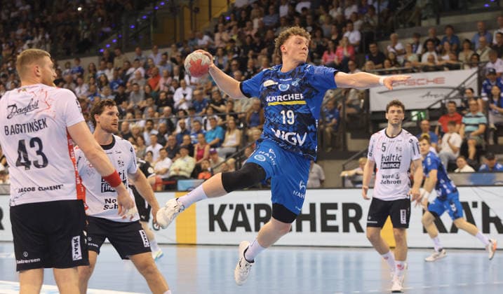 Stuttgart , Handball Daikin Bundesliga TVB Stuttgart vs. SG Flensburg-Handewitt , Max Heydecke ( TVB )