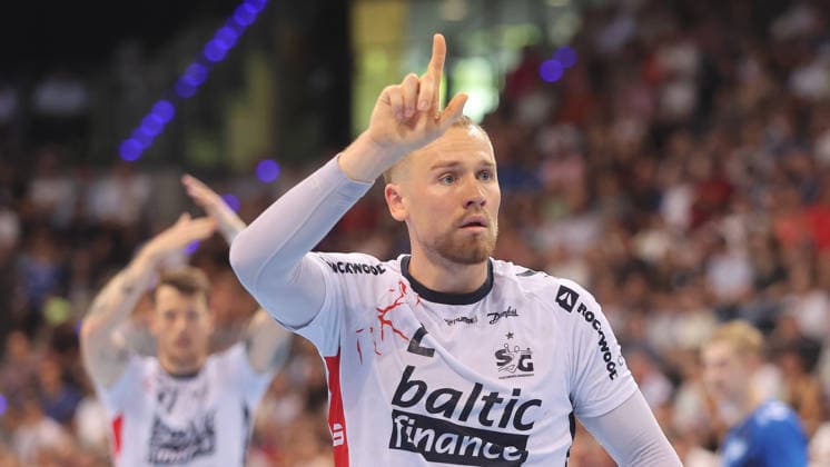 Stuttgart , Handball Daikin Bundesliga TVB Stuttgart vs. SG Flensburg-Handewitt , Simon Pytlick ( Flensburg )