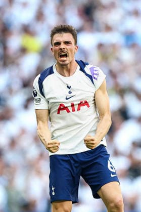 Tottenham Hotspur v Everton, Premier League Joao Palhinha of Tottenham Hotspur scores and celebrates, 1-0, during the Tottenham Hotspur v Everton Premier League match at the Tottenham Hotspur Stadium, London, England on 24 May 2026 Credit: Ian Stephen Every Second Media Editorial use only. All images are copyright Every Second Media Limited. No images may be reproduced without prior permission. All rights reserved. Premier League and Football League images are subject to licensing agreements with Football DataCo Limited. see https: www.football-dataco.com Copyright: xIMAGO EveryxSecondxMediax ESM-2009-0024 IanxStephenx xEveryxSecondxMediax