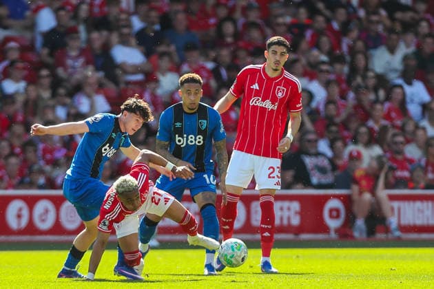 Nottingham Forest v AFC Bournemouth, Premier League Omari Hutchinson Of Nottingham Forest battles for the ball during the Nottingham Forest v AFC Bournemouth Premier League match at the City Ground, West Bridgford, England on 23 May 2026 Credit: Lee Keuneke Every Second Media Editorial use only. All images are copyright Every Second Media Limited. No images may be reproduced without prior permission. All rights reserved. Premier League and Football League images are subject to licensing agreements with Football DataCo Limited. see https: www.football-dataco.com Copyright: xIMAGO EveryxSecondxMediax ESM-2007-0060 LeexKeunekex xEveryxSecondxMediax