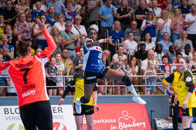 HSG Blomberg-Lippe (GER) vs. Borussia Dortmund (GER) Handball, 1. Handball Bundesliga Frauen, Finale, Spiel 2, 24.5.2026, Saision 2025 2026, Blomberg Farrelle Njinkeu (HSG Blomberg-Lippe, 55) im Torwurf Blomberg Sporthalle an der Ulmenallee Deutschland